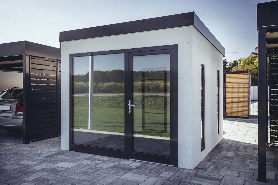 Ein Design - Häuschen von GARDEON mit Großformat - Fenster