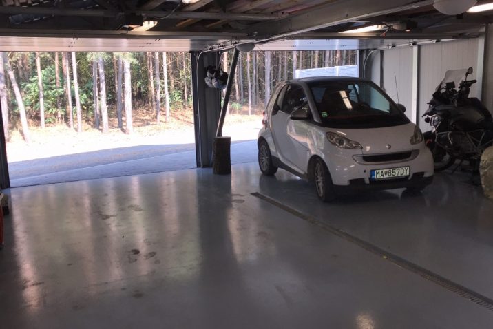 Eine montierte Garage von GARDEON