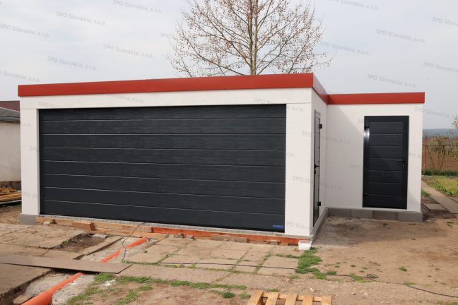 Eine atypische montierte Garage mit einem kleinen Lagerraum von GARDEON