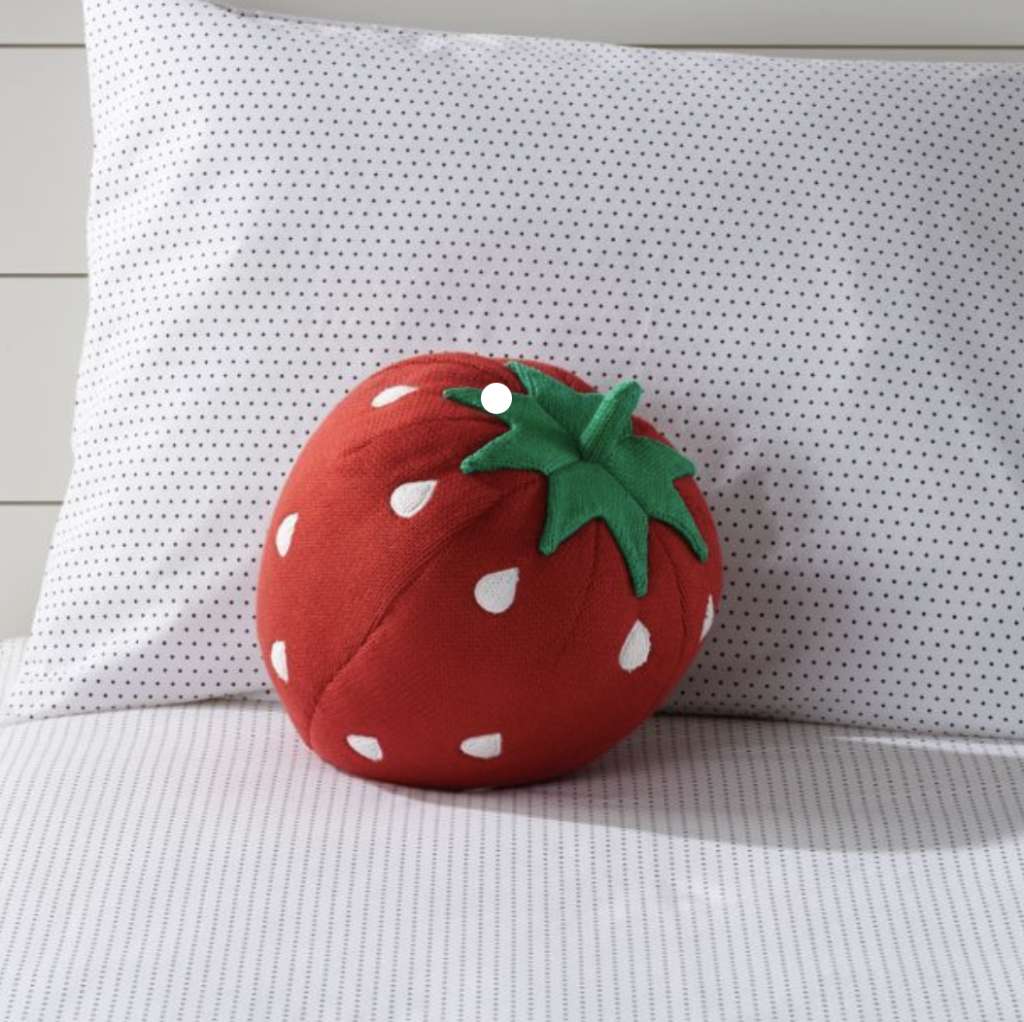 Ein Kissen in Form einer Erdbeere