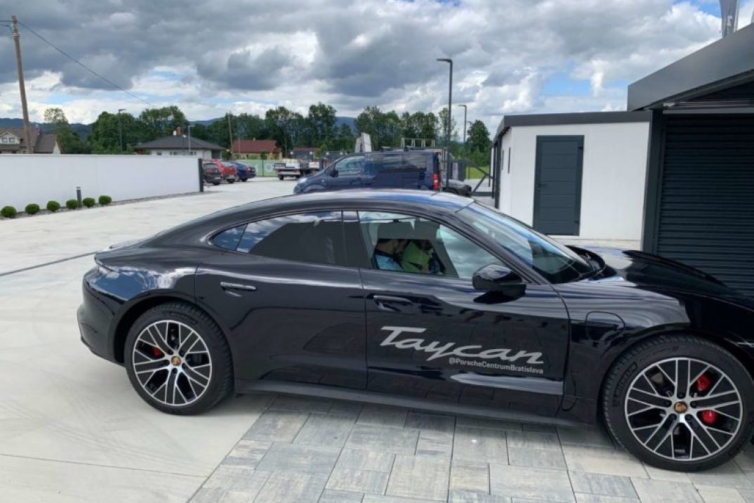 Porsche Taycan
