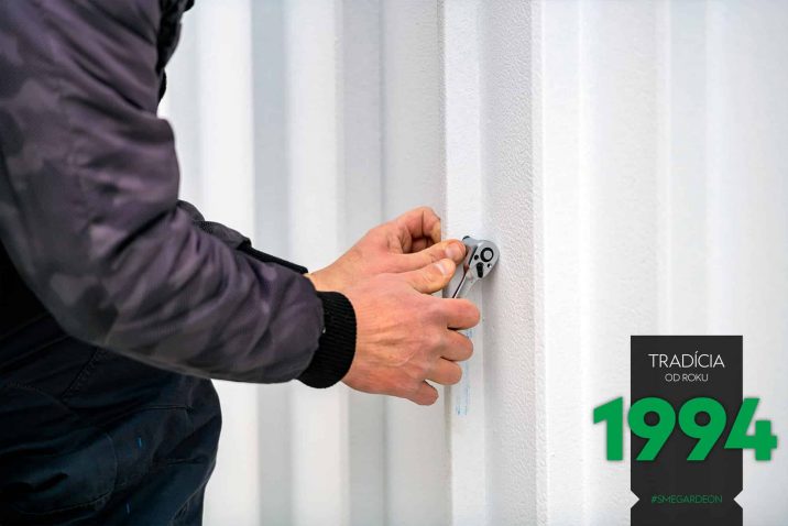 Detail an die Montage der Wandpaneele