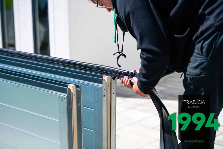 GARDEON: Montagearbeiten, Tor