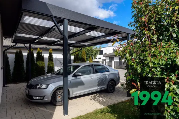 Stahlcarport GARDEON mit einem ungedämmten Dach und Lichtstreifen