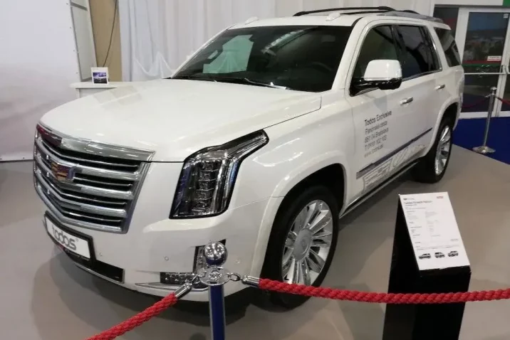 Autos aus der Ausstellung in Bratislava