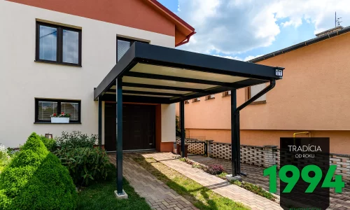 Einzelcarport von GARDEON mit gedämmtem Dach und hineingerückten Stützen