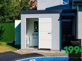 Ein offenes GARDEON Gartenhaus angebunden an das Haus mithilfe einer schmalen Überdachung