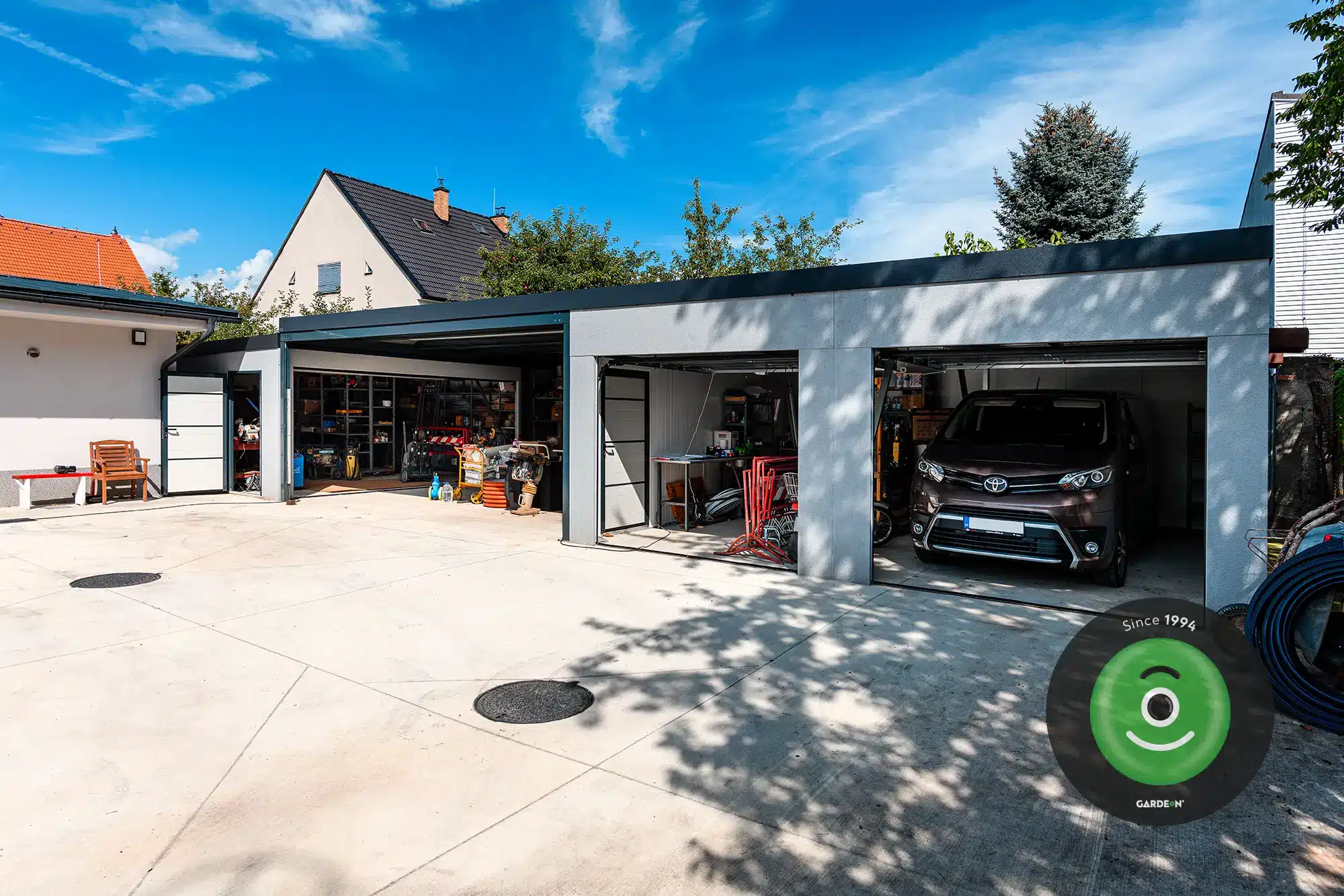 Garage mit Carport