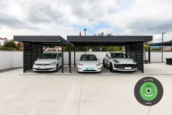 Montiertes Stahlcarport GARDEON mit Wandausfüllung