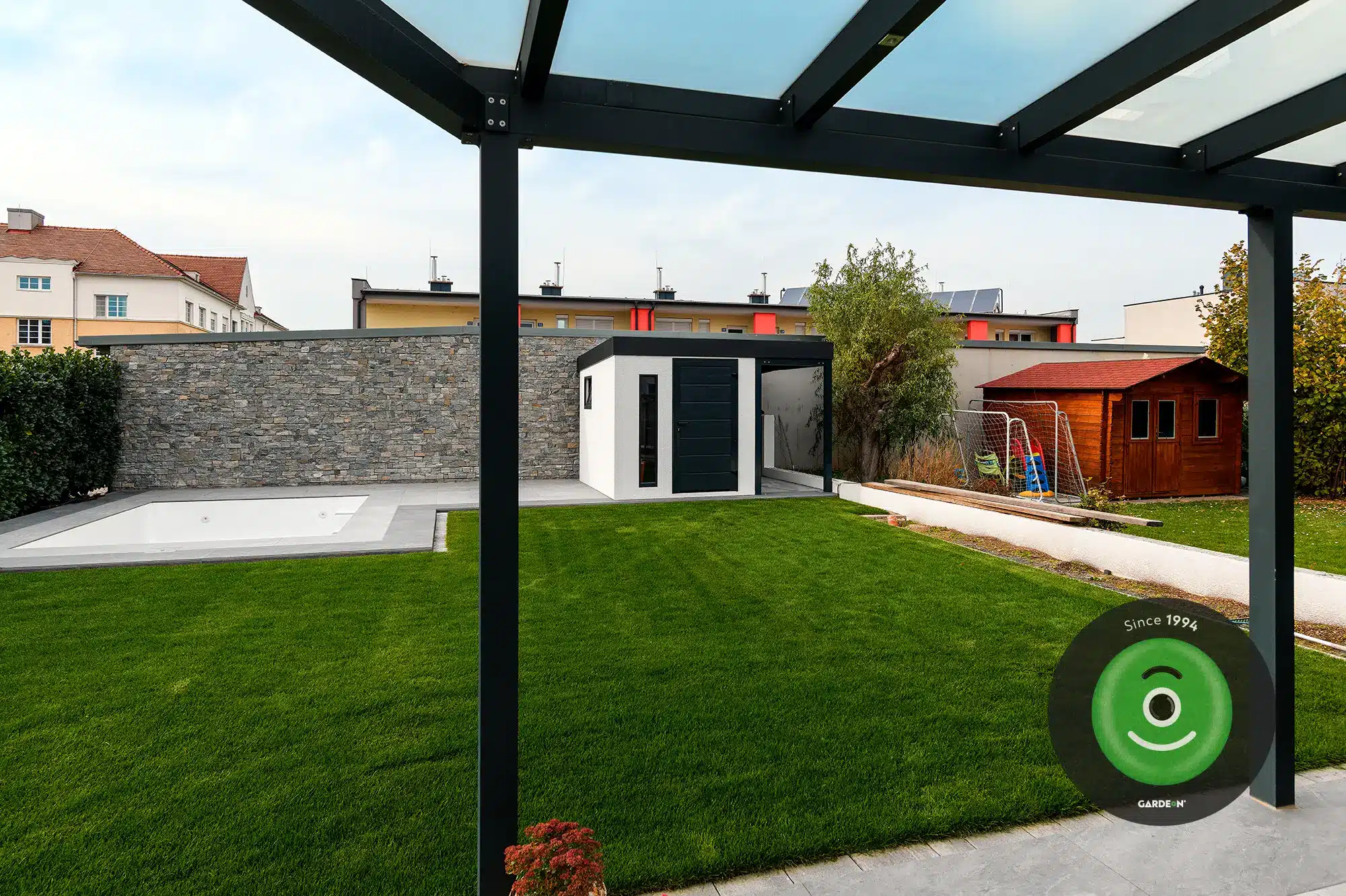 GazeBox – eine zusammenklappbare Garage, die auch ein Vordach oder ein  Gartenhaus sein kann