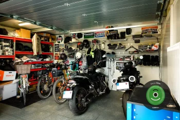 Montiertes Stahlcarport GARDEON mit Wandausfüllung 1