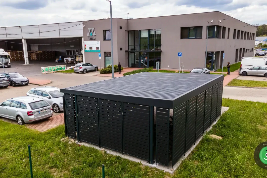 Stahlpergola GARDEON mit Design-Wandelementen 4