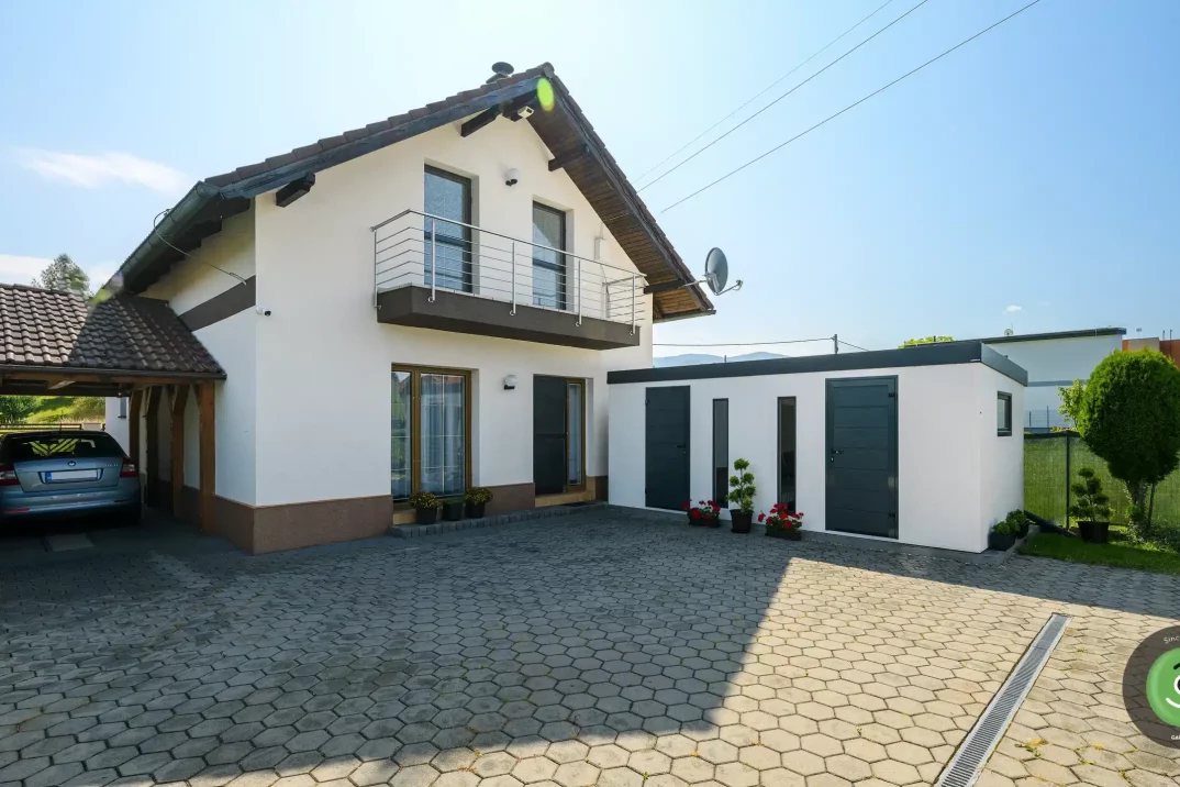 Design-Gartenhaus, das sich jedem Einfamilienhaus anpassen lässt