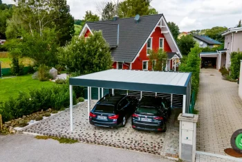 Montiertes Stahlcarport GARDEON mit Wandausfüllung