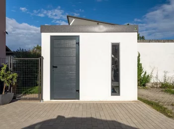 Gartenhaus mit PVC Fenster und Design-Oberlicht GARDEON