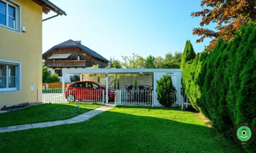 Montiertes Gartenhaus GARDEON mit carport für ein auto