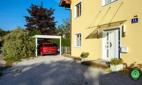 Designvolles Gartenhaus, das zu jedem Familienhaus passt