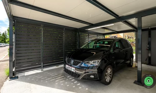 Designvolles Gartenhaus, das zu jedem Familienhaus passt