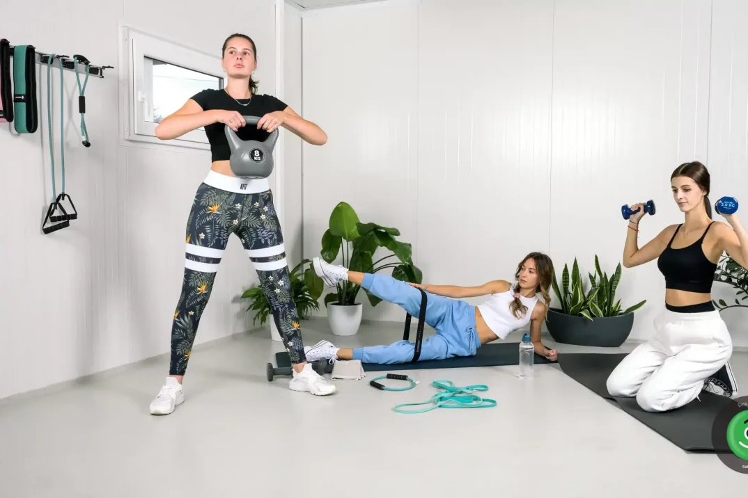 Krafttraining in der Fitness - Garage