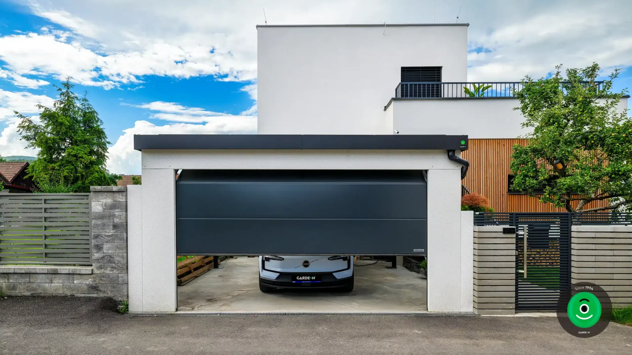 Carport mit Garagentor