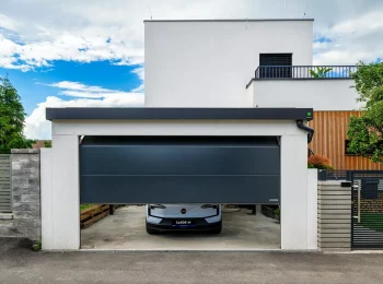 Carport mit Garagentor