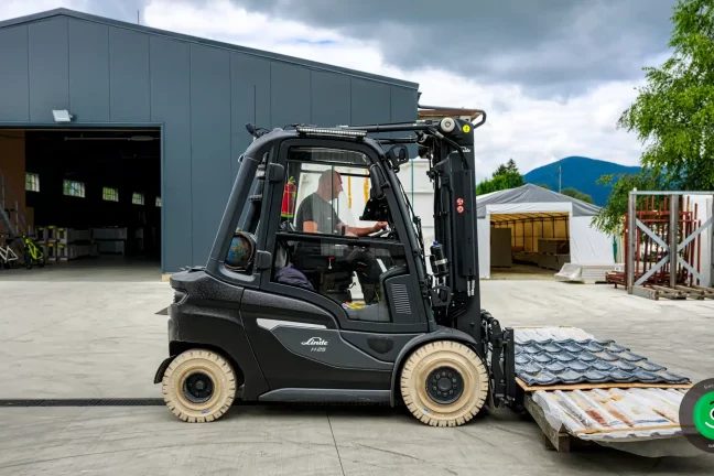 Materialtransport mit einem Gabelstapler