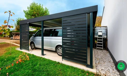 Detailfoto der Seitenwand einer Überdachung