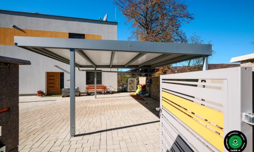 Parkunterstand für zwei Autos mit widerstandsfähigem Dach