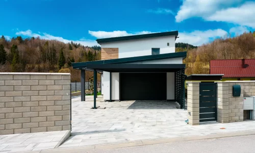 Stilvoller Doppelcarport in moderner Stahlkonstruktion