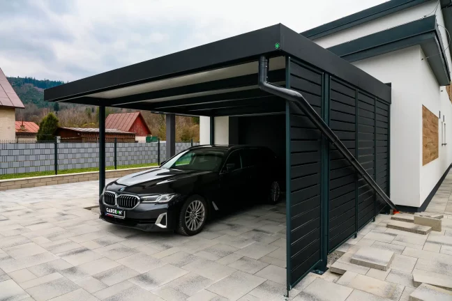 Geräumiger Carport in Anthrazit für Einfamilienhäuser