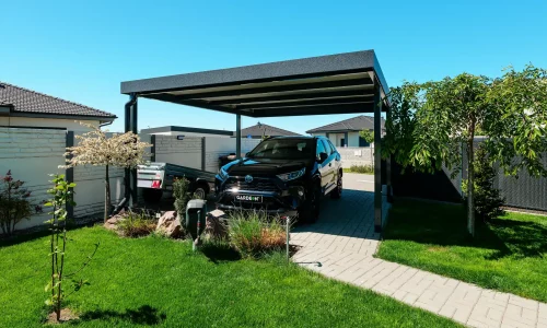 Moderner Carport für ein Auto mit einer Stahlkonstruktion in Anthrazit