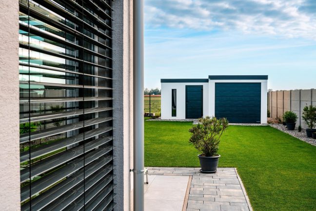 Garage mit Gartenhaus