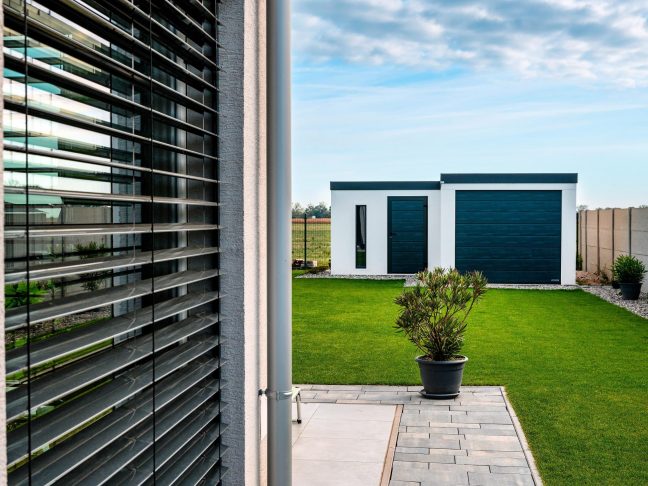Garage mit Gartenhaus